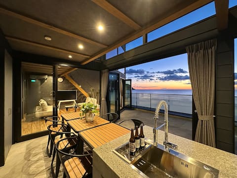 A Luxury Villa with Ocean View! BBQ and Onsen