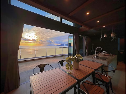 A Luxury Villa with Ocean View! BBQ and Onsen