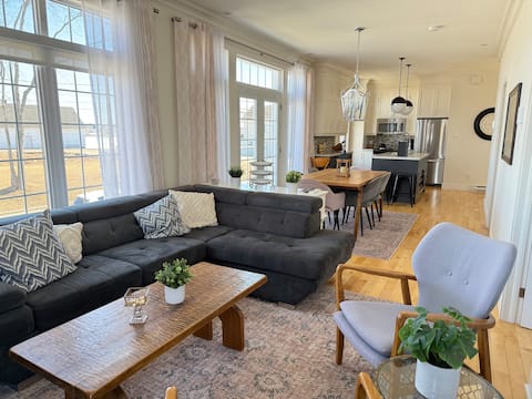 Luxury Home near Downtown Bathurst, NB