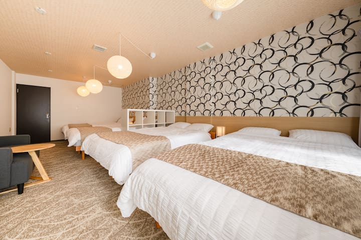 【新宿駅7分】280㎡ PrivateRoom/東新宿駅徒歩5分/15DB/3シャワー/最大30名 gallery image 3