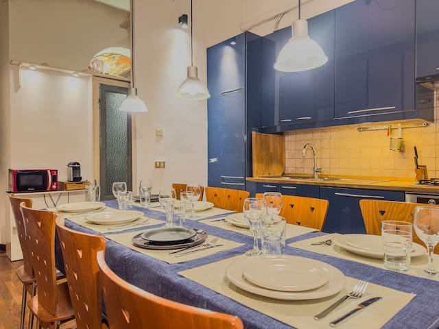 [isola district] milan apartment gallery image 2