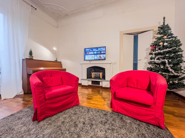 [isola district] milan apartment gallery image 3