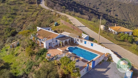 Rustic 3BR Retreat with Large Pool and Views