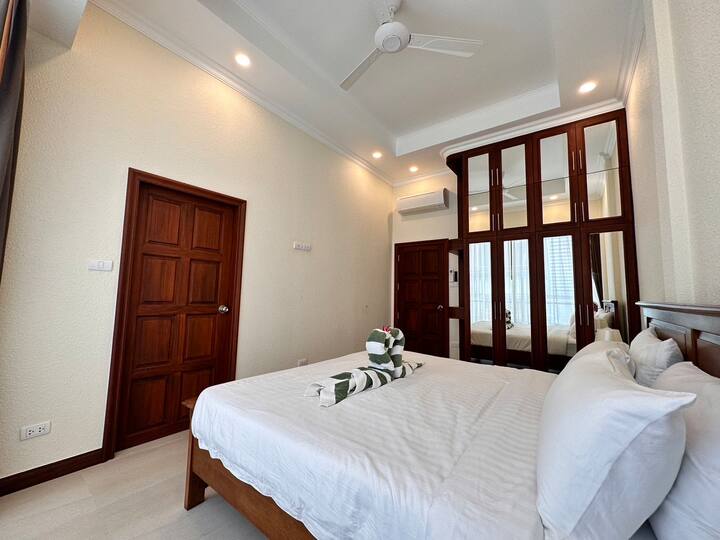 Bedroom 3 image 1
