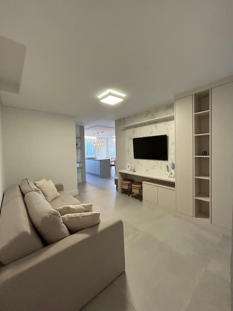 Top Airbnb: New oceanfront apartment em Porto Belo
