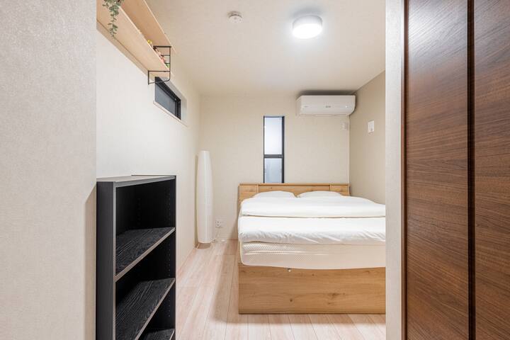 Modern & Cozy Space in the Heart of the City gallery image 4