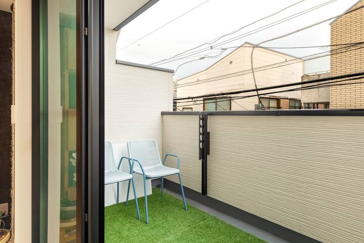 Modern & Cozy Space in the Heart of the City gallery image 3