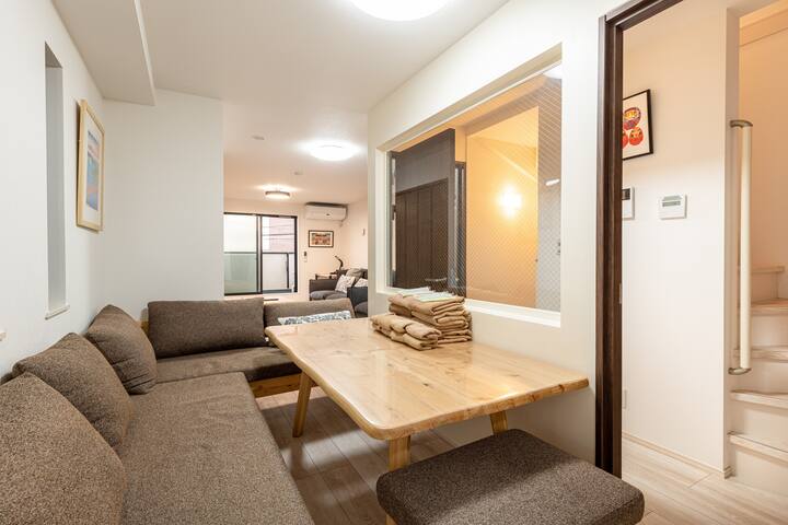 Modern & Cozy Space in the Heart of the City gallery image 2