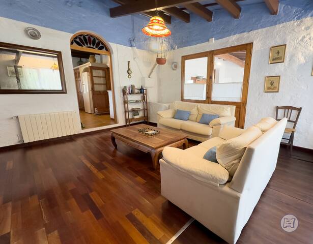 Sant Jordi gallery image 5