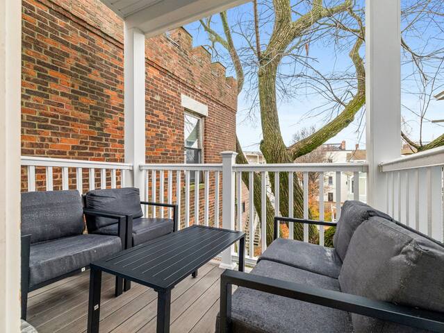 Modern LUX | Deck+ Parking | Near T Harvard/MIT/BU gallery image 3