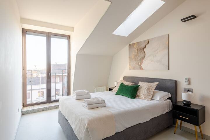 [Group Luxury] 5BR/4BA • 2 Penthouses + Views gallery image 5