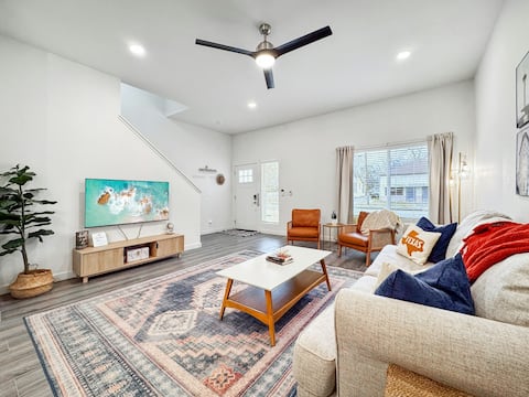 Popular Airbnb listing: Dwtn+Alamodome-2 miles Away+BMT Host+firepit in Arena District