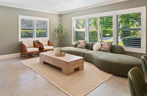 Popular Airbnb listing: West Palm Beach Escape Close to Beach-Town-Sites! in West Palm Beach