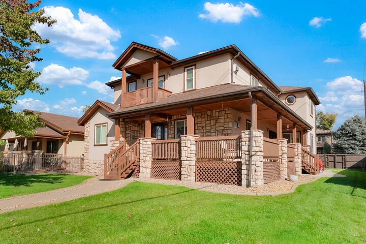 Spacious Home in Prime Location! gallery image 2