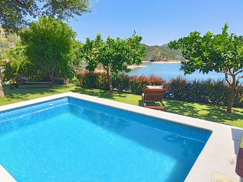 River House at Castelo de Bode Dam