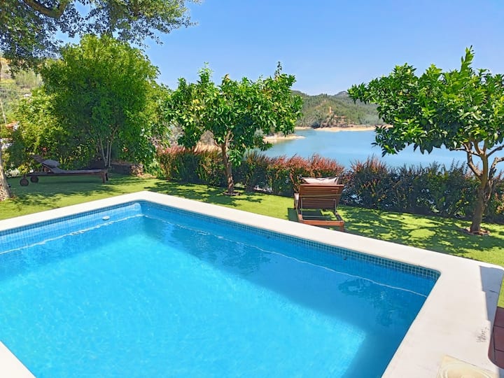 River House at Castelo de Bode Dam