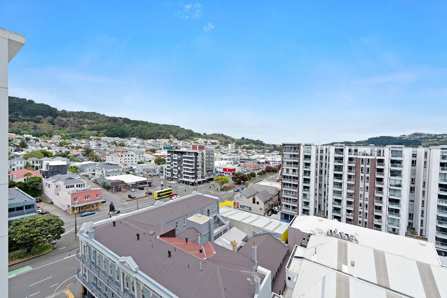 Brand New 1 Bedroom Apartment With Pool And Gym 4