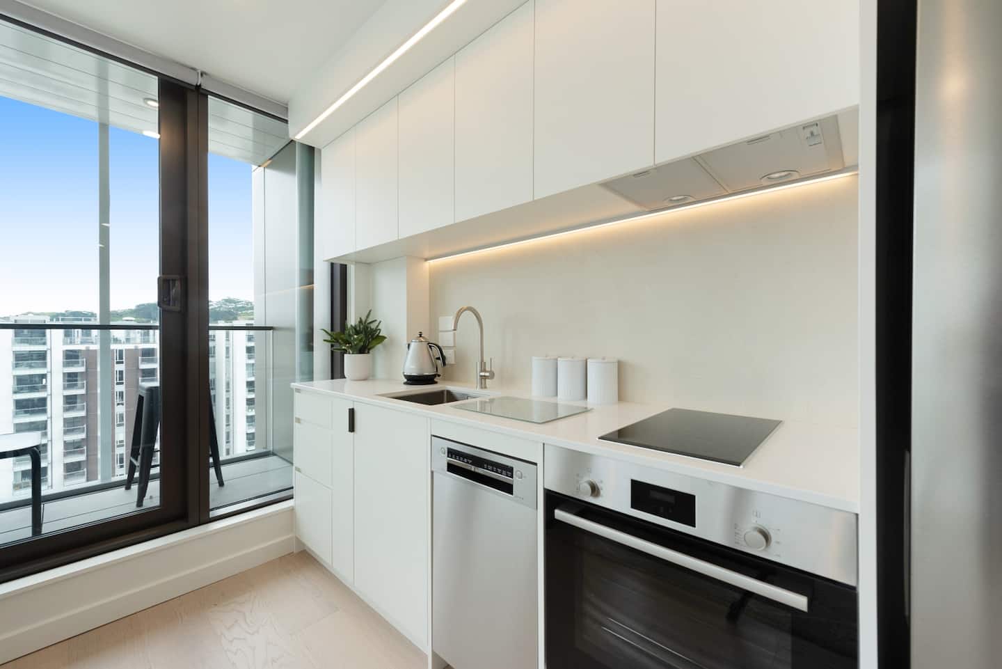Brand New 1 Bedroom Apartment With Pool And Gym 2