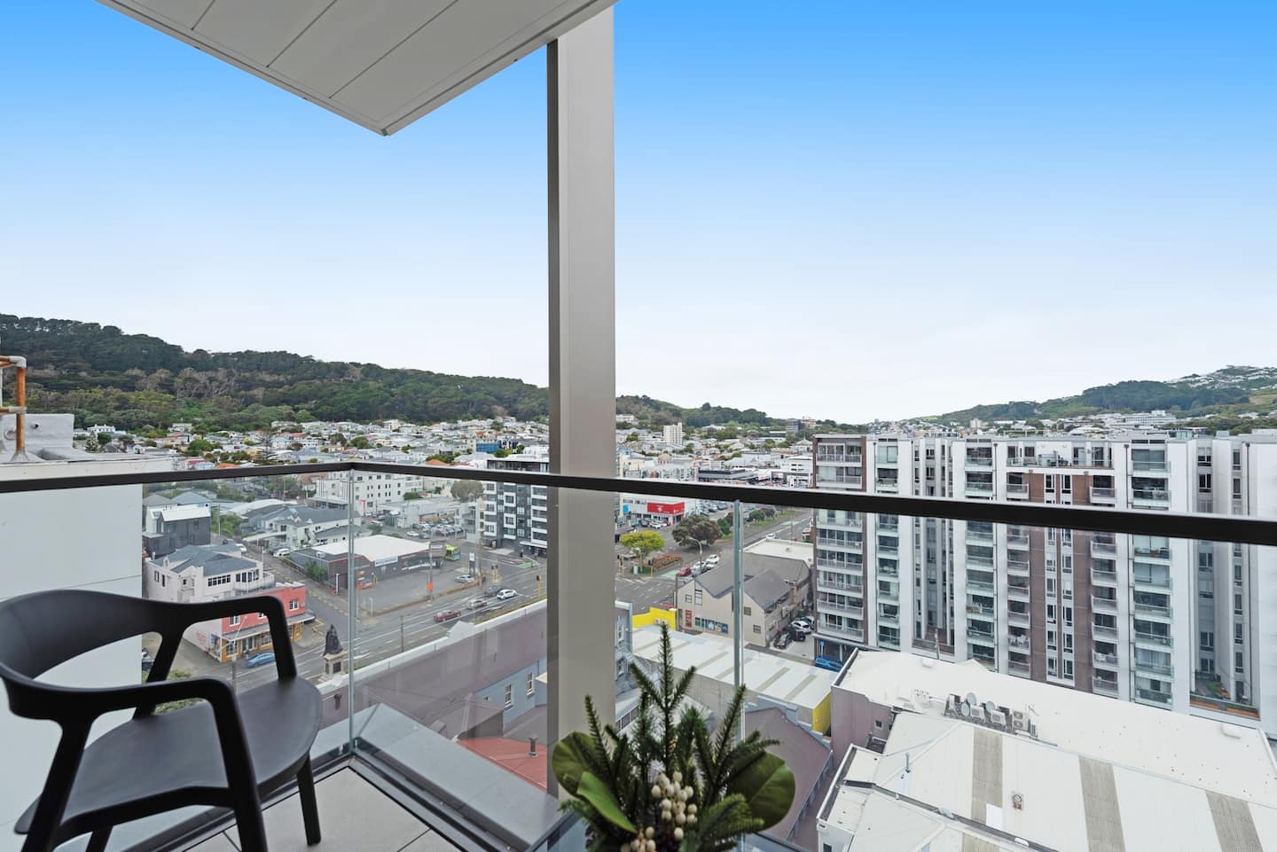 New 1 Bed Apartment With Pool At Hyde Lane 4
