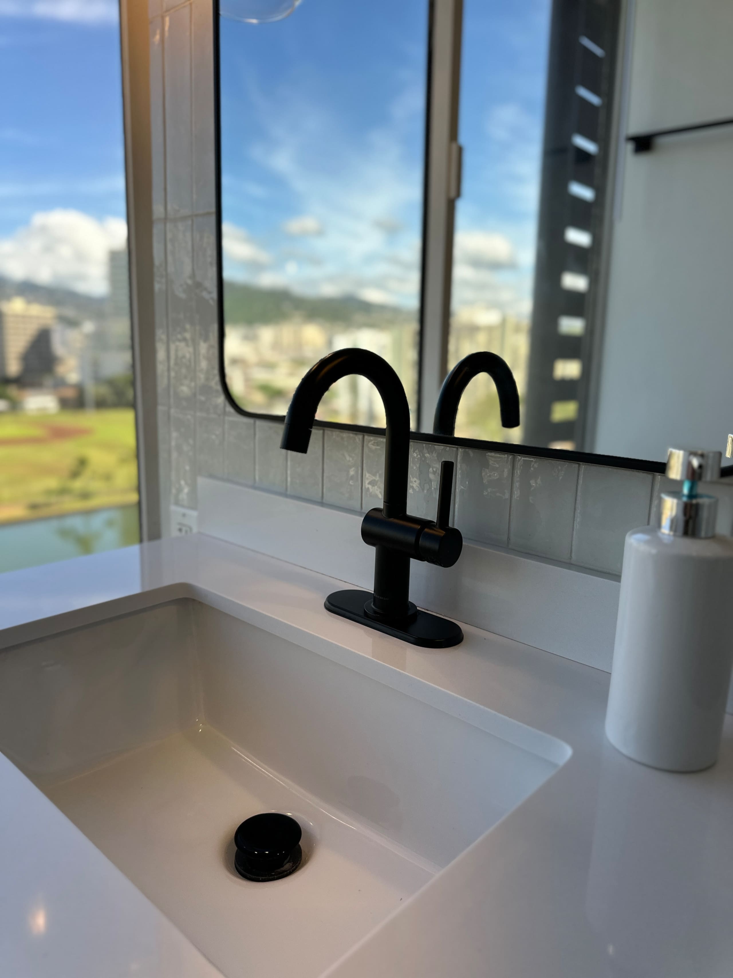 Stylish Waikiki Escape, Remodel! - Photo 20