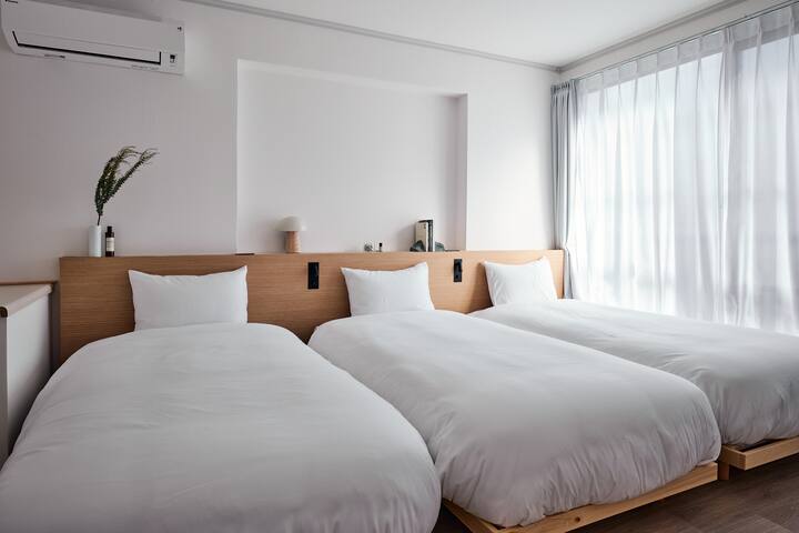 shinjuku/3LDK/max15ppl/7beds+2sofabed/100㎡ gallery image 3