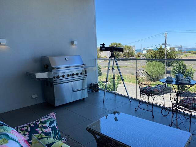 Williamstown Waterview Luxury gallery image 3