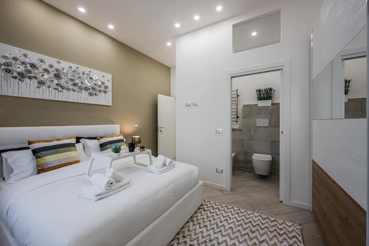 Train Station Deluxe 3 Bath - Bolonia