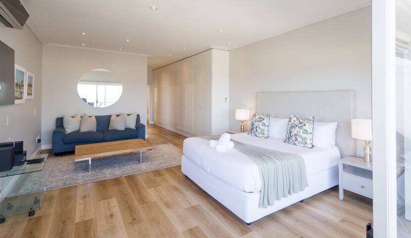 Summer place luxury apartment gallery image 2