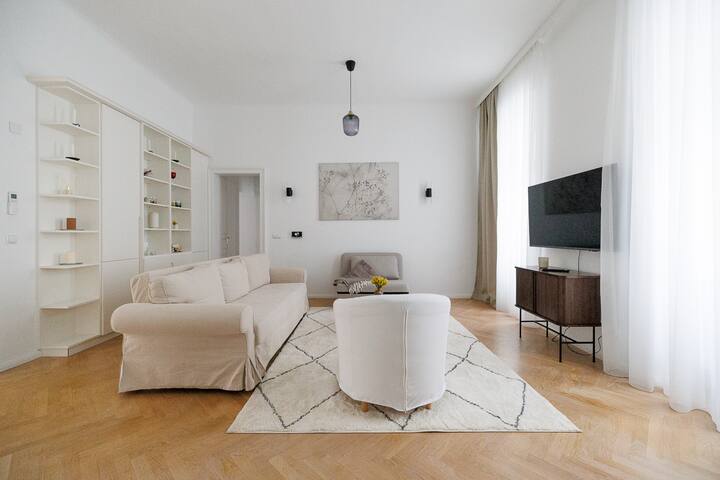 Stylish 3BR Vienna Flat – 3.5 Baths, Sleeps 9 gallery image 3