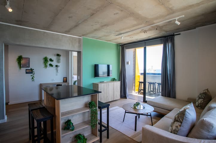 Eighty2 on M Luxury Apartment