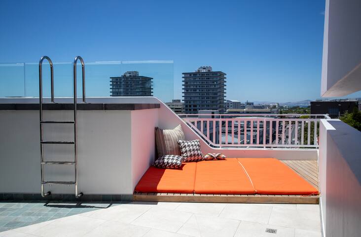 Eighty2 on M Luxury Apartment gallery image 3