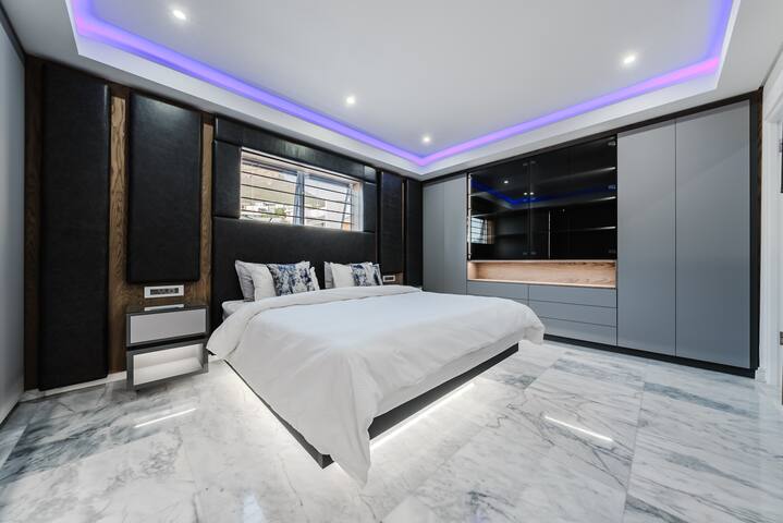 180m to Beach | 5 Star Villa | Swimming Pool gallery image 3