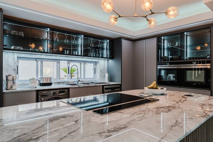 180m to Beach | 5 Star Villa | Swimming Pool gallery image 2