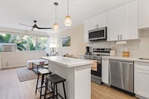 Downtown Kailua | Steps to shops | W/D | Parking