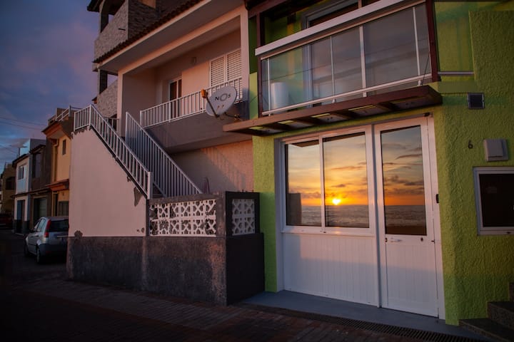Wave Shadows Beach Bungalow - Paúl do Mar