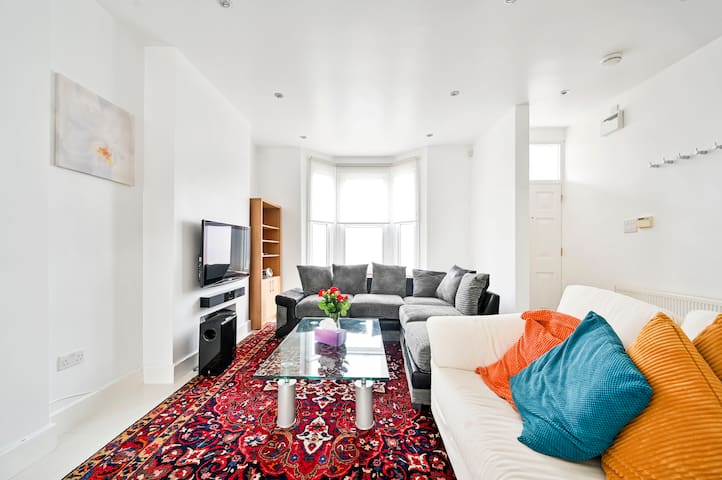 Lovely 4 Bedrooms Entire House In Hammersmith