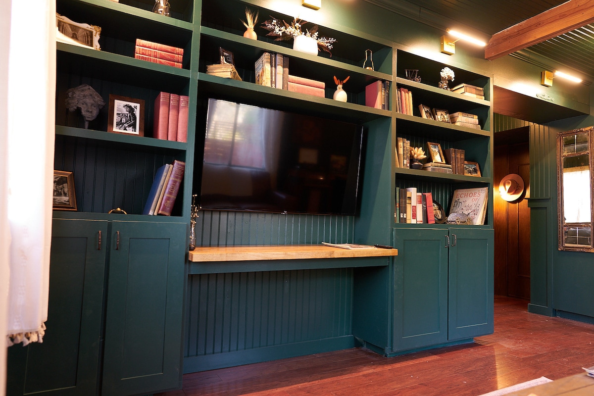 The Pilot House: and the Secret Room