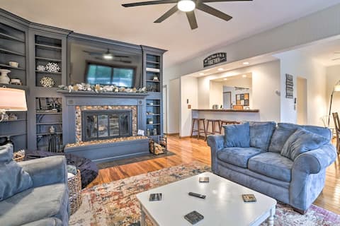 Chain of Lakes Escape with Hot Tub & River Access!