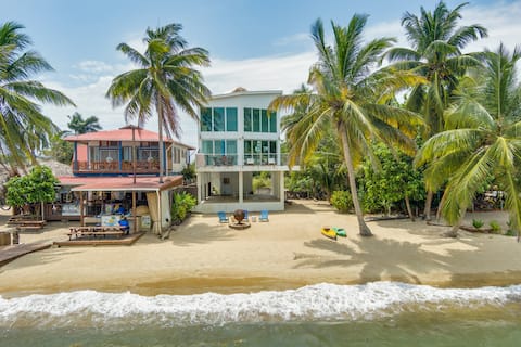 2 Bedroom Hopkins Beachfront Escape –Modern & Cozy