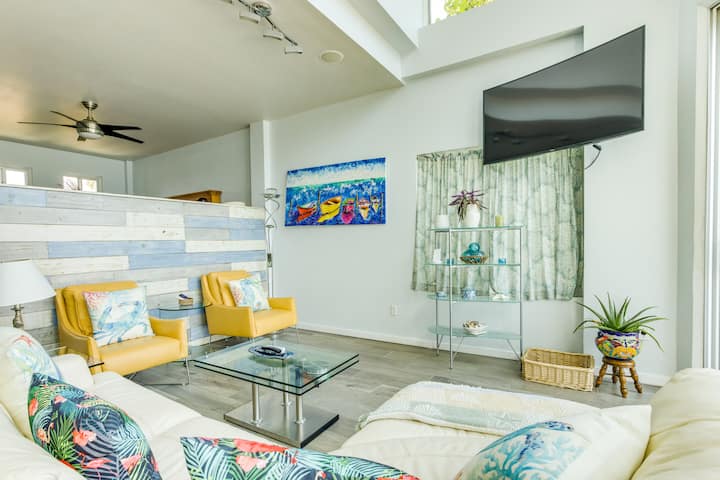 2 Bedroom Hopkins Beachfront Escape –Modern & Cozy - Belize