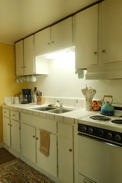 Top Airbnb: The Gingersnap! + Private Hot Tub in Bass Lake