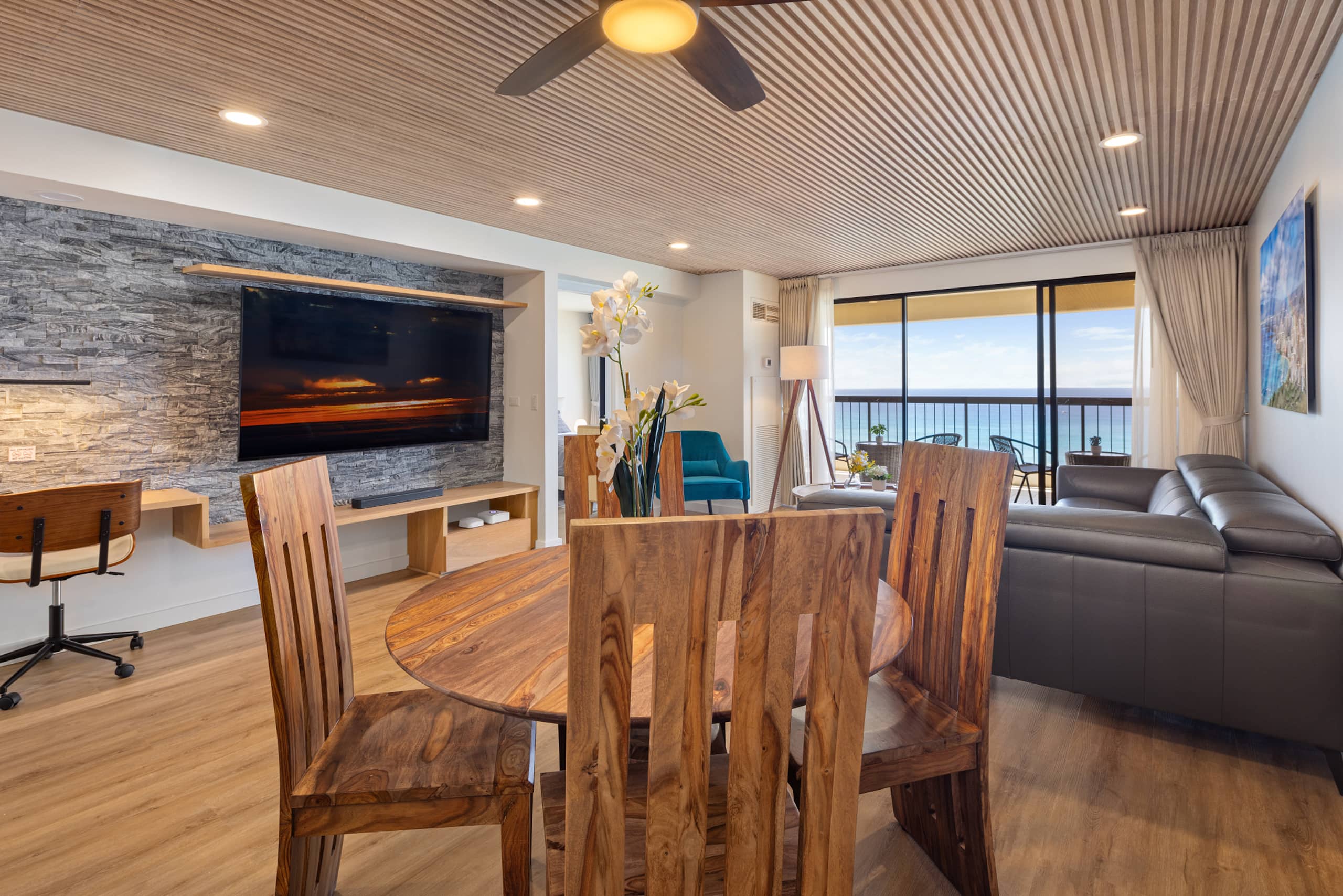 Waikiki Ocean Luxe Panorama 2BD, Free Parking - Image 22