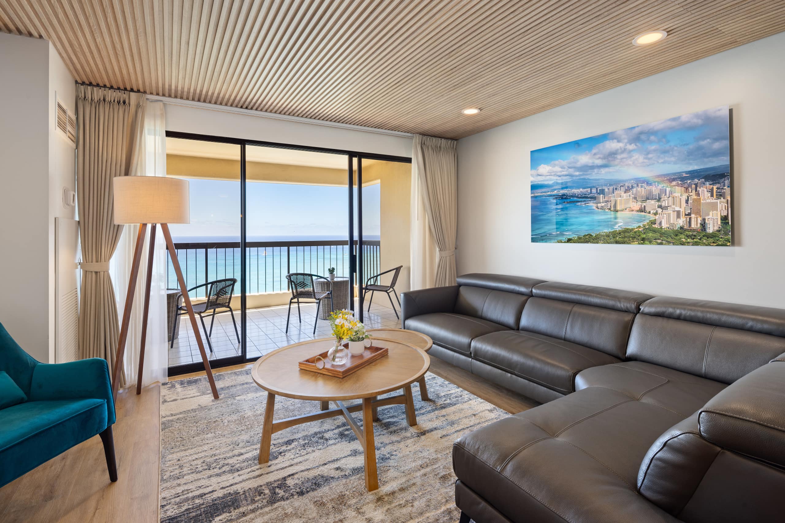 Waikiki Ocean Luxe Panorama 2BD, Free Parking - Image 4