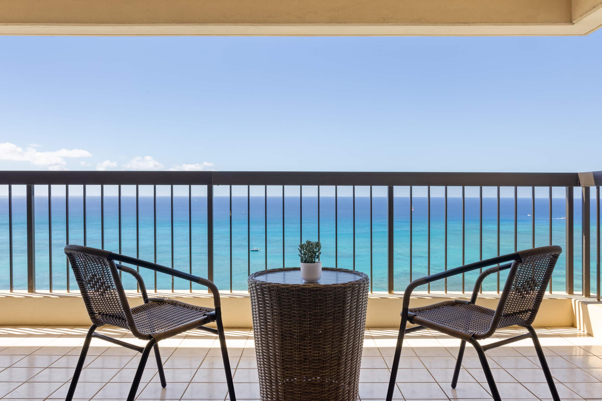 Waikiki Ocean Luxe Panorama 2BD, Free Parking - Image 48