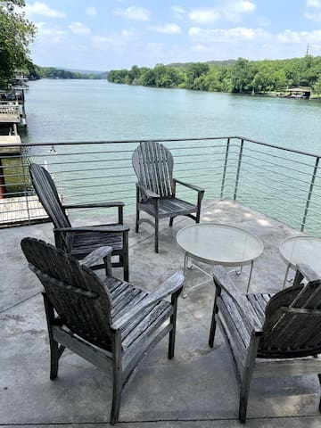 Modern Luxury | Waterfront | Close To Downtown