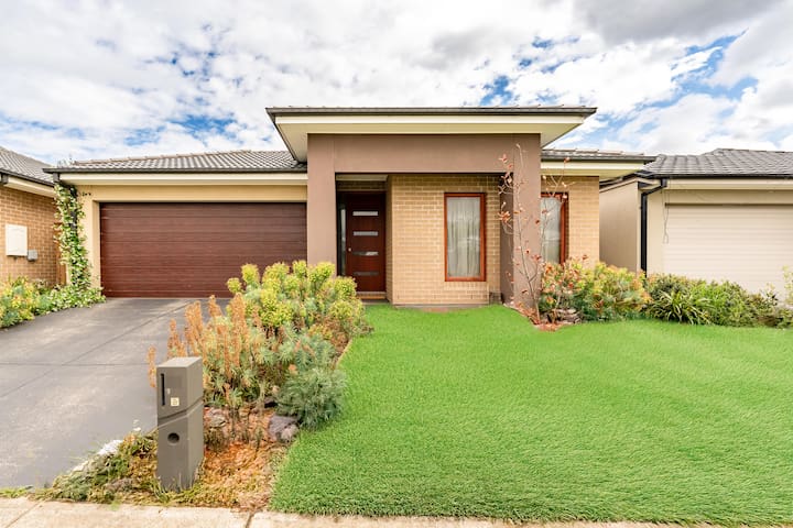 Modern Homely House in Clyde