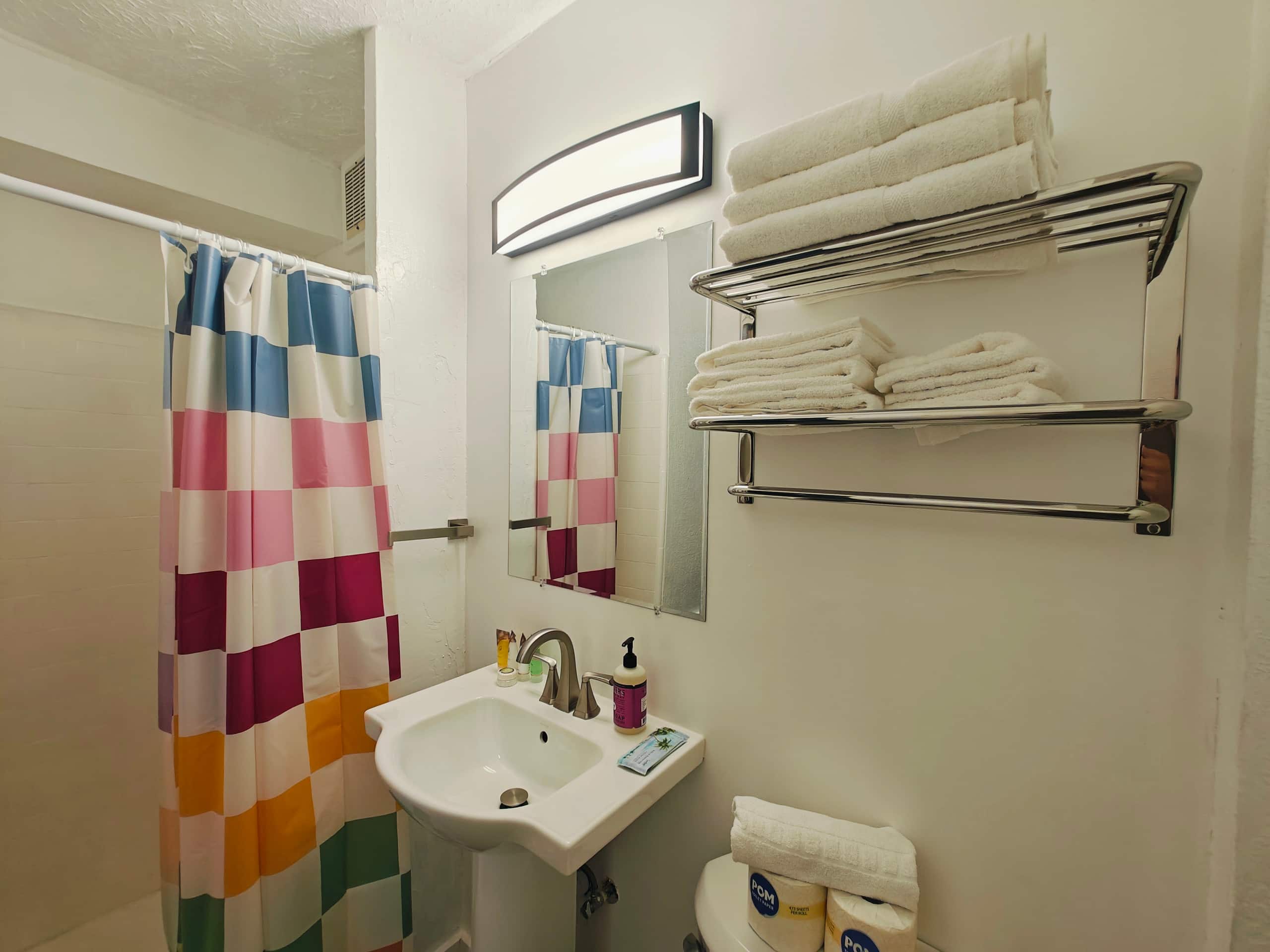 2412 PE St 101 Queen bed & Remote WFH Office Space - Photo 11