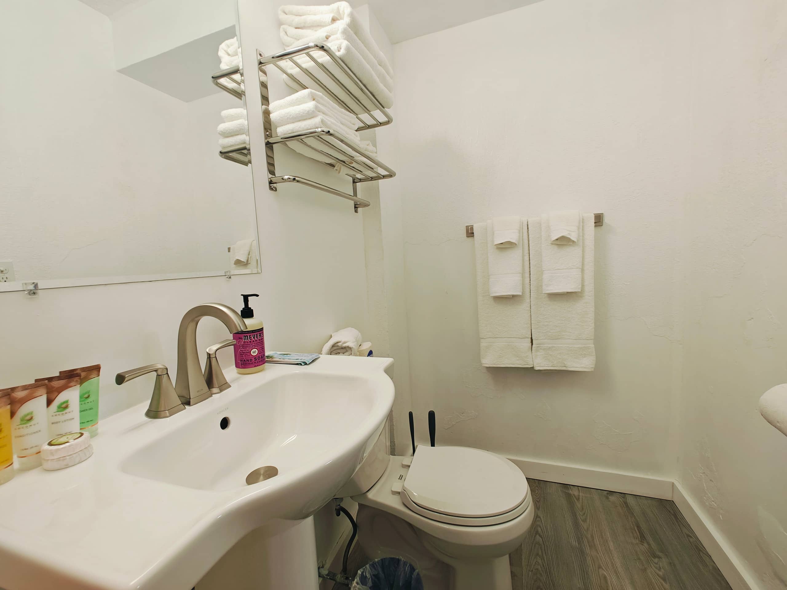 2412 PE St 101 Queen bed & Remote WFH Office Space - Photo 12