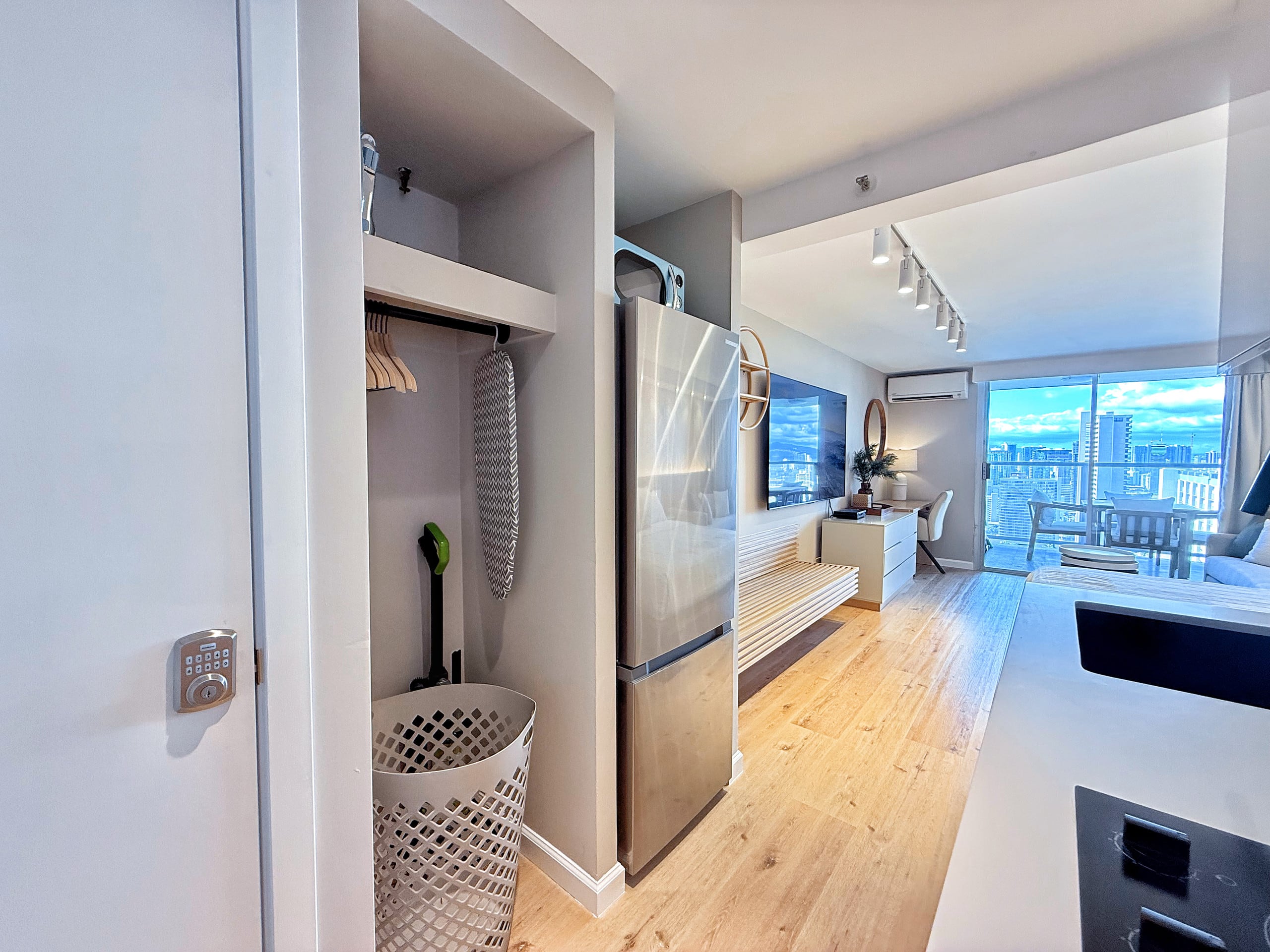 36F-Island Colony Studio-City/Partial Ocean Views - Image 14