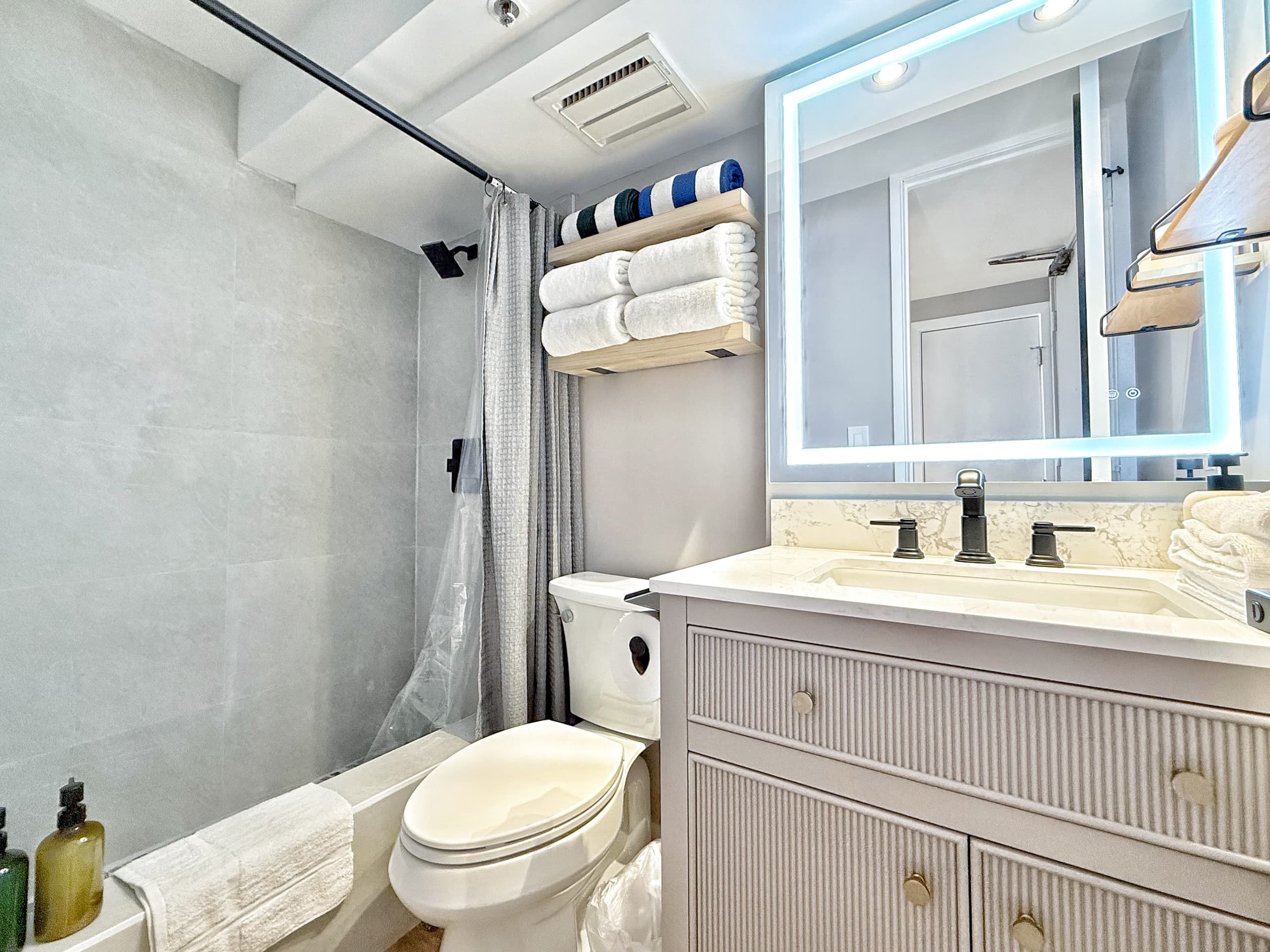 36F-Island Colony Studio-City/Partial Ocean Views - Image 21